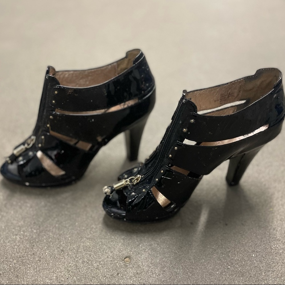 Sofft Since 1927 Black Heels With Metal Accent woman’s size 10